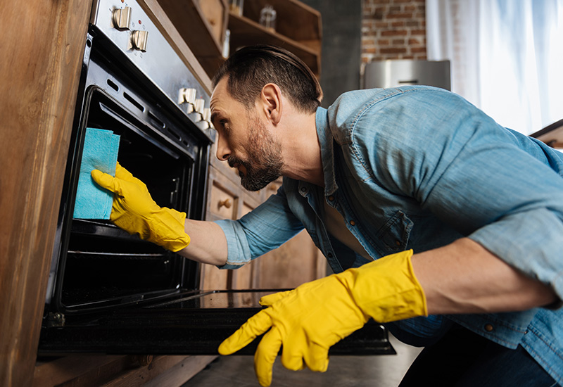 Kitchen Appliance Cleaning